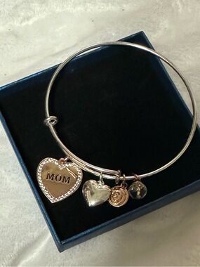 MOM Charm Bangle Bracelet Rose and Silver To e